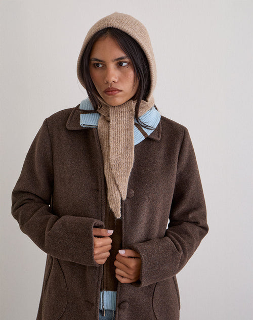 Bonnet Hat in Knit Beige