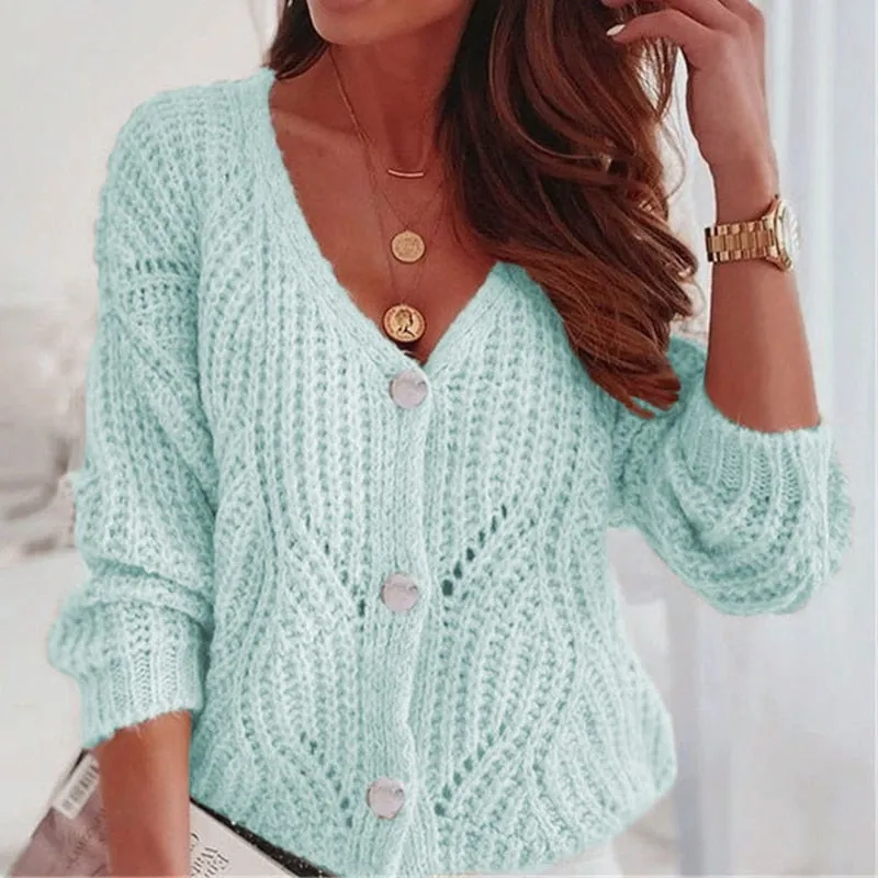 Fiona Pullover | Eleganter, weicher, schulterfreier Pullover in Übergröße mit Knöpfen