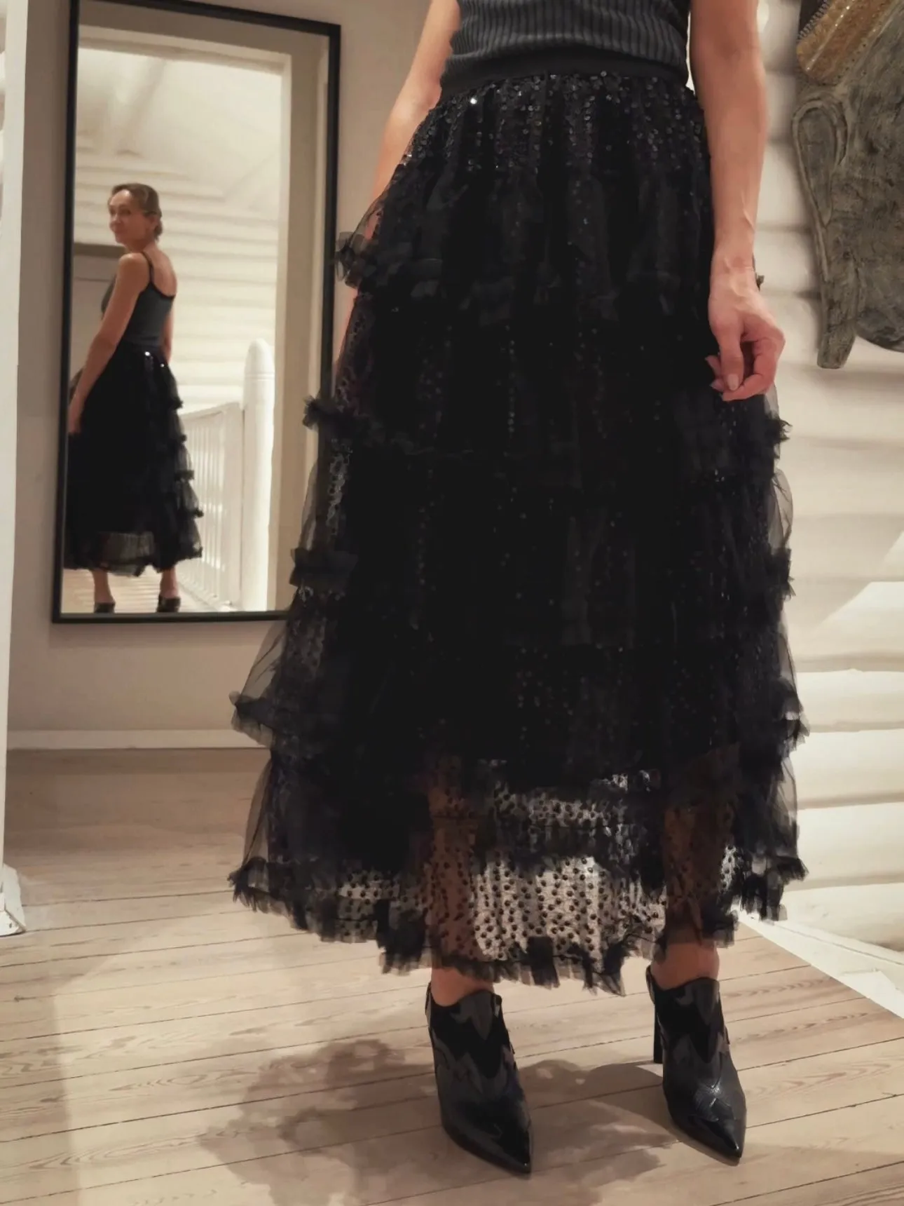 TULLE SKIRT WITH SEQUINS - BLACK